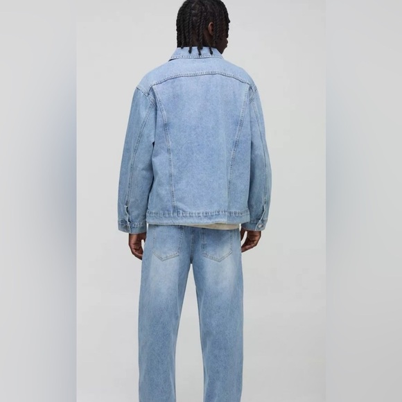 Boohooman Mens Blue Denim Jacket with Floral Embroidery size M - Picture 2 of 4